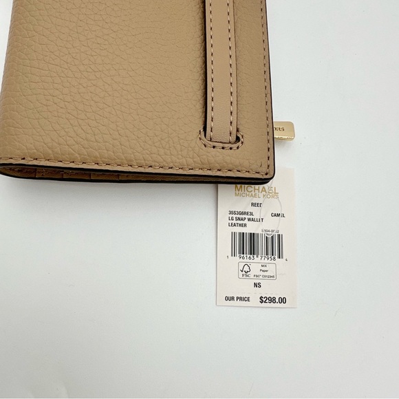 Michael Kors Leather Wallet - Picture 4 of 4